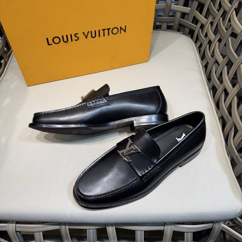Louis Major 클래식 광택 소가죽 구두 001-280635