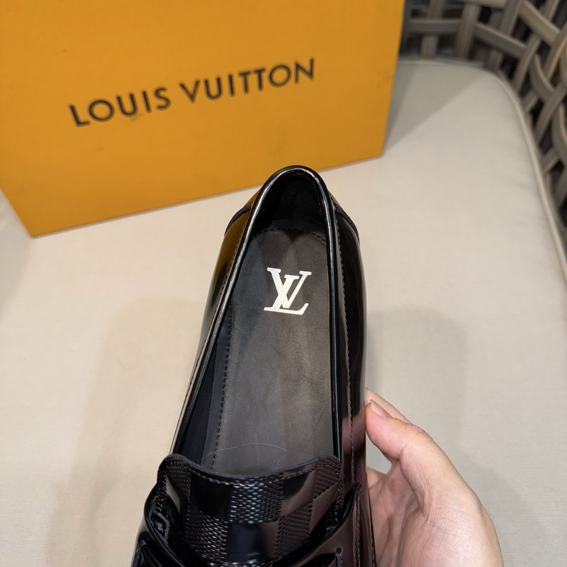 Louis Major 클래식 광택 소가죽 구두 001-280638