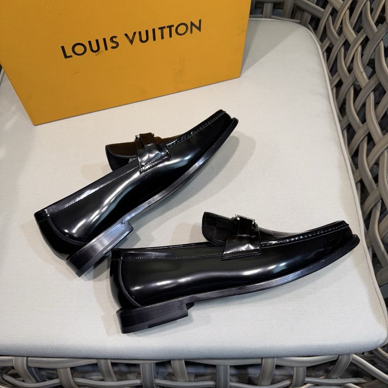 Louis Major 클래식 광택 소가죽 구두 001-280638