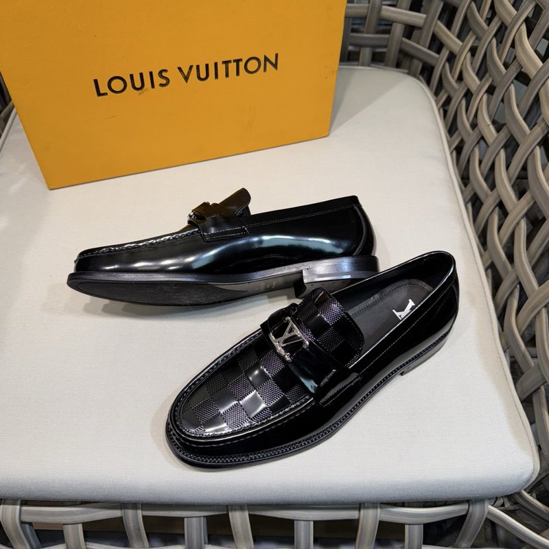 Louis Major 클래식 광택 소가죽 구두 001-280638