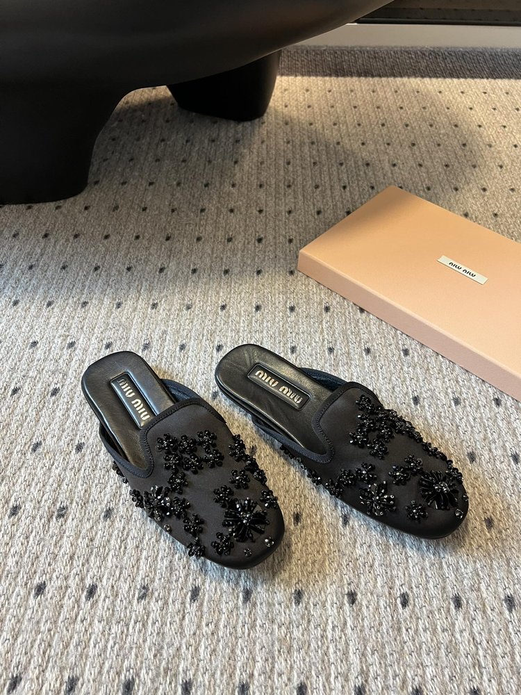 Miu Miu 스팽글 로퍼 반슬리퍼 001-281071