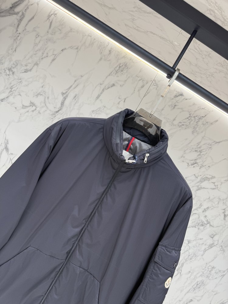 Moncler 남성 다운 재킷 001-281119