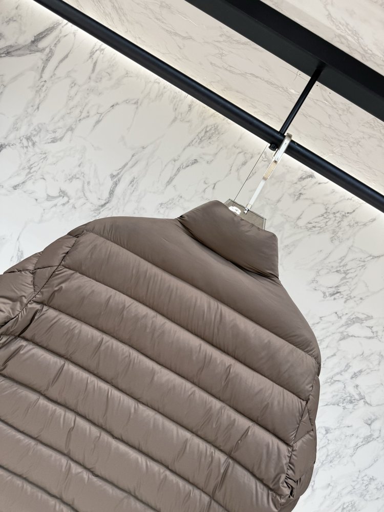Moncler 프리미엄 다운 자켓 슬림핏 001-281125