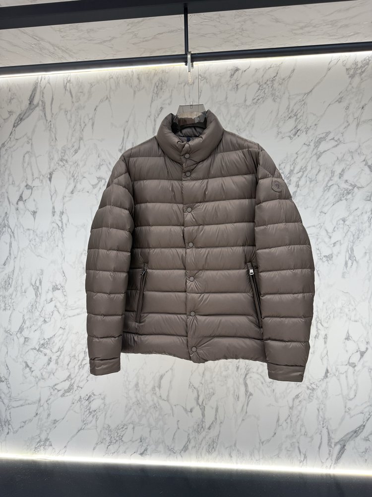Moncler 프리미엄 다운 자켓 슬림핏 001-281125