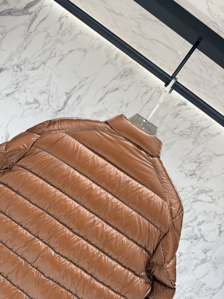 Moncler 최고급 버전 다운 재킷 001-281127