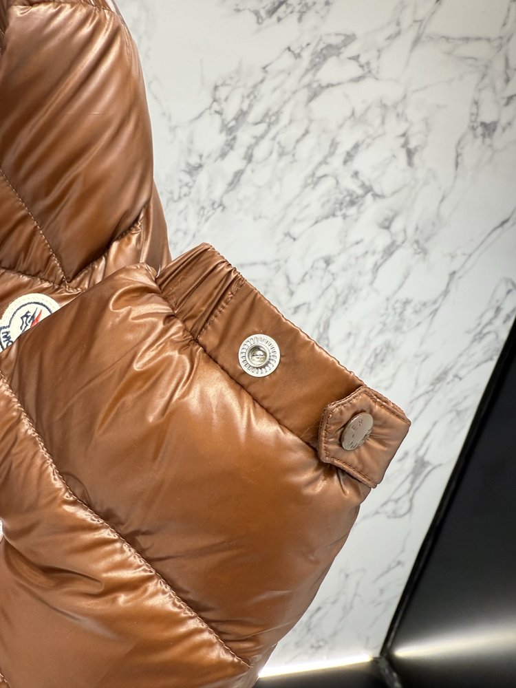 Moncler 최고급 버전 다운 재킷 001-281127
