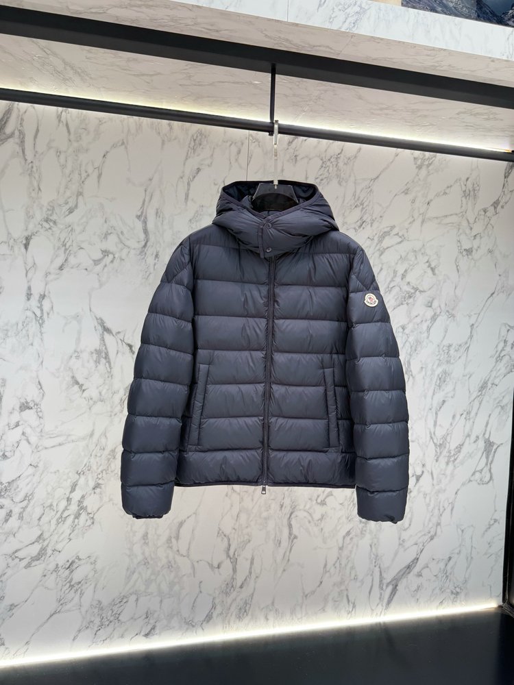 Moncler 남성 다운 재킷 001-281130