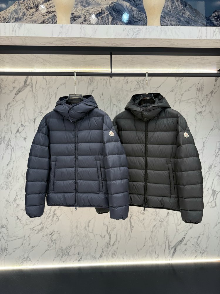 Moncler 남성 다운 재킷 001-281130