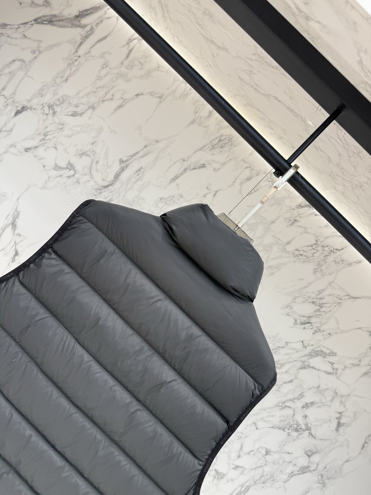 Moncler 프리미엄 다운재킷 001-281136