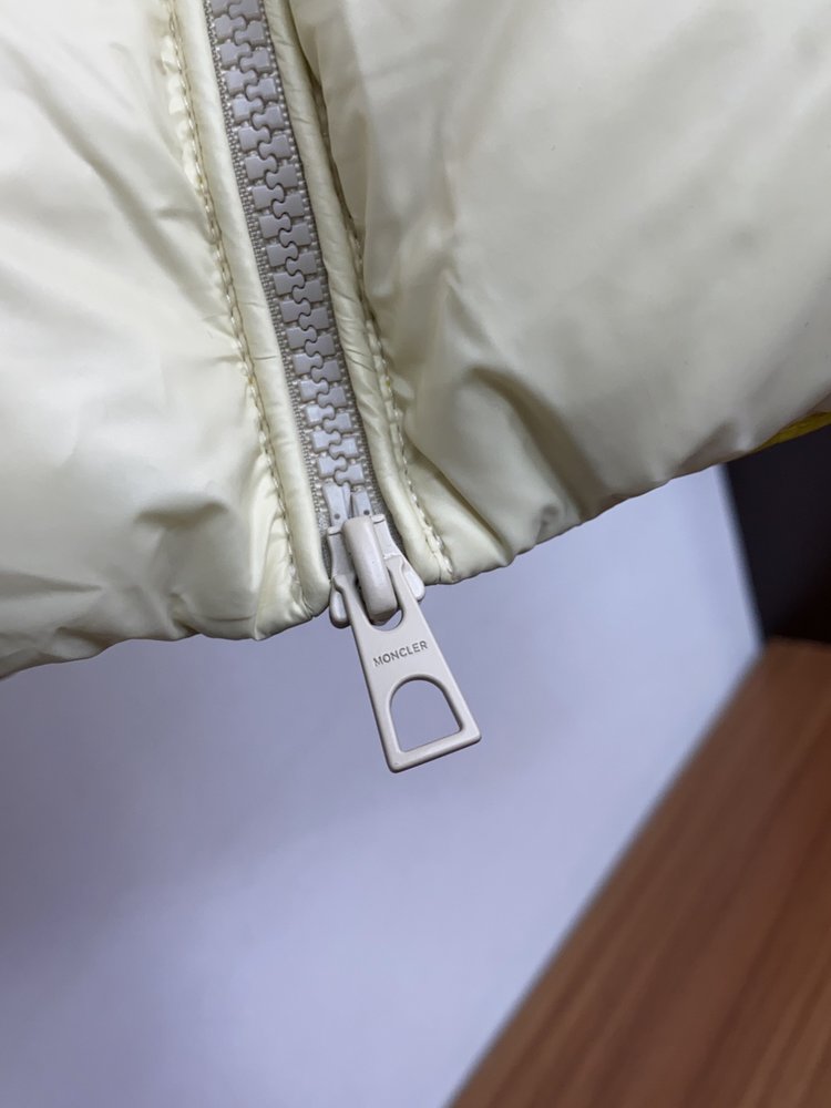몽클레르 패딩조끼 남녀공용 001-281142