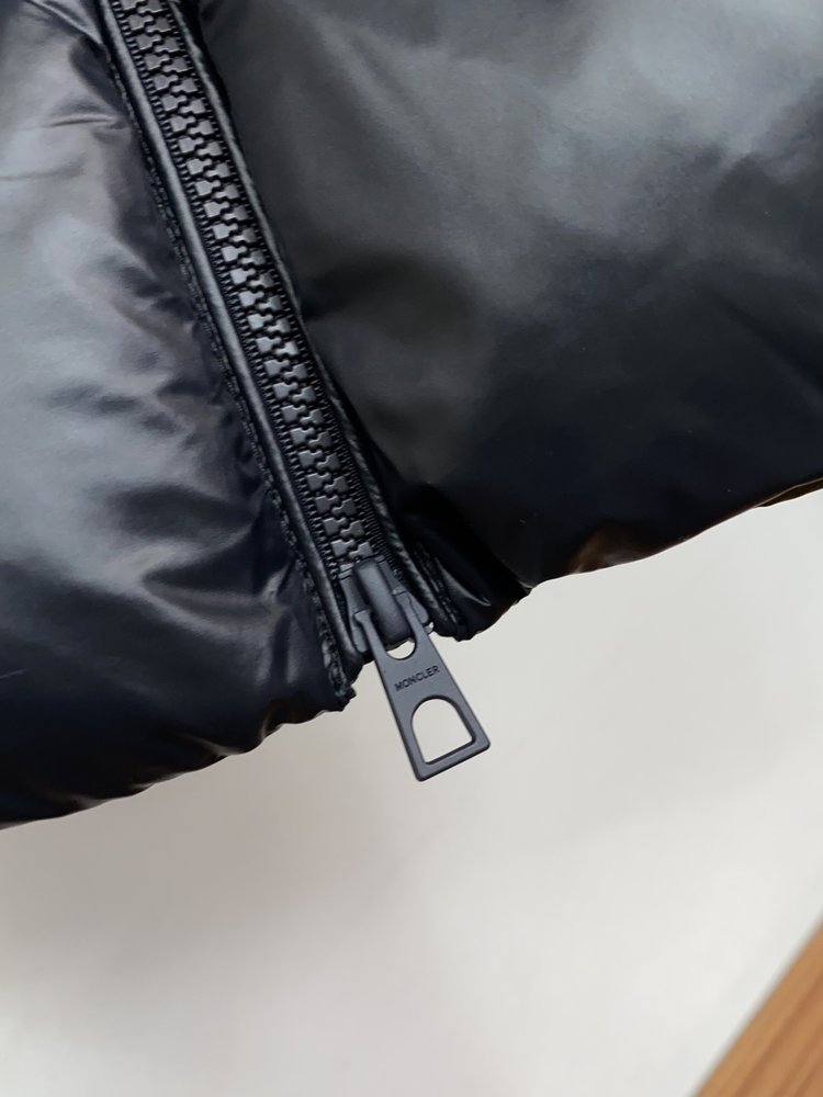 몽클레어 다운 베스트 남녀공용 001-281143