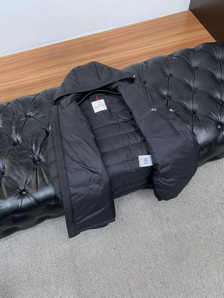 몽클레어 남녀공용 블랙 패딩 001-281148