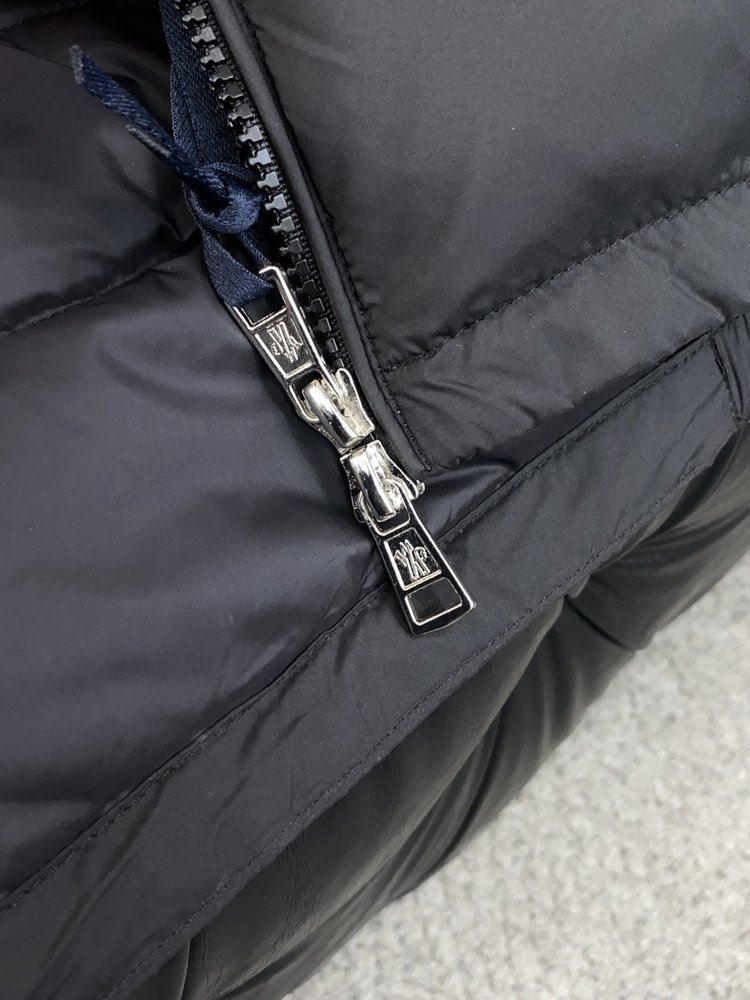 몽클레어 남녀공용 블랙 패딩 001-281148
