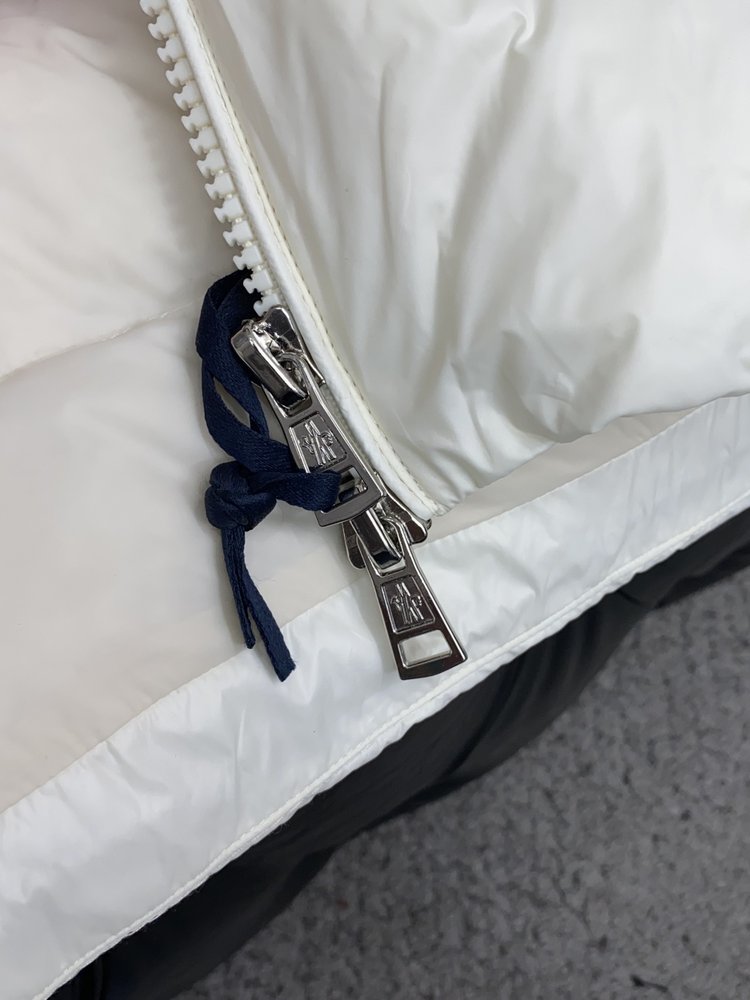 몽클레어 남녀공용 패딩 001-281154