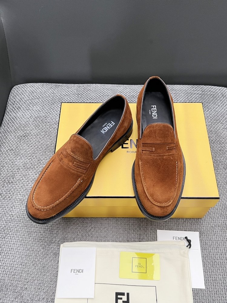 FENDI 남성용 헤드 레이어 스웨이드 구두 001-281205
