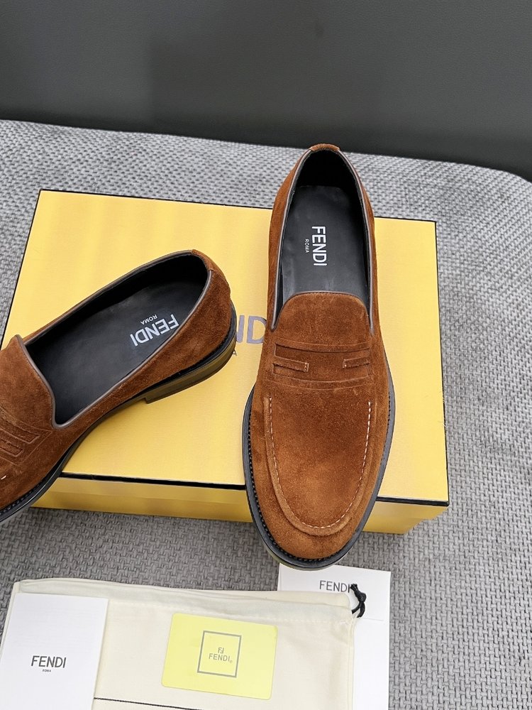 FENDI 남성용 헤드 레이어 스웨이드 구두 001-281205