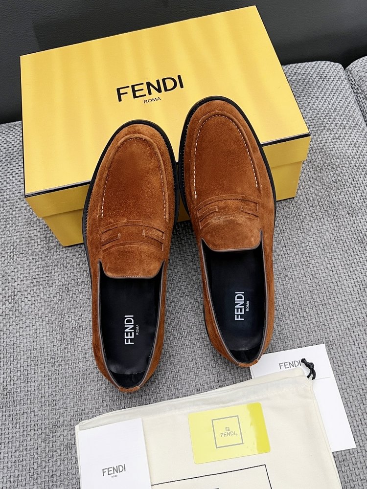 FENDI 남성용 헤드 레이어 스웨이드 구두 001-281205