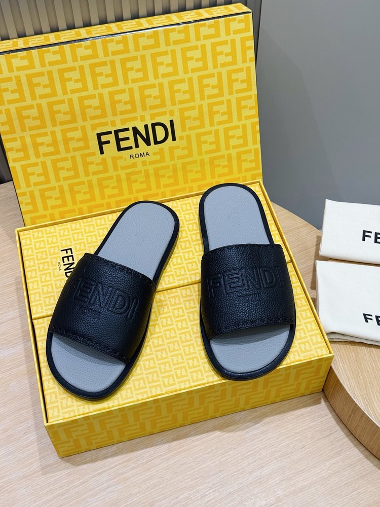FENDI 비치 가죽 슬리퍼 남성 001-281233