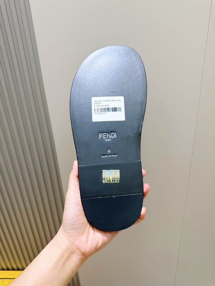 펜디 비치 진피 슬리퍼 001-281234