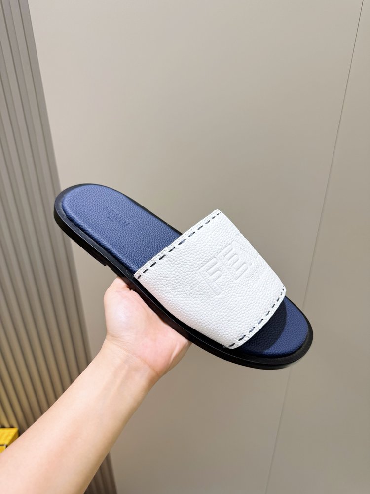 펜디 비치 샌들 천연가죽 밑창 남성 슬리퍼 001-281236