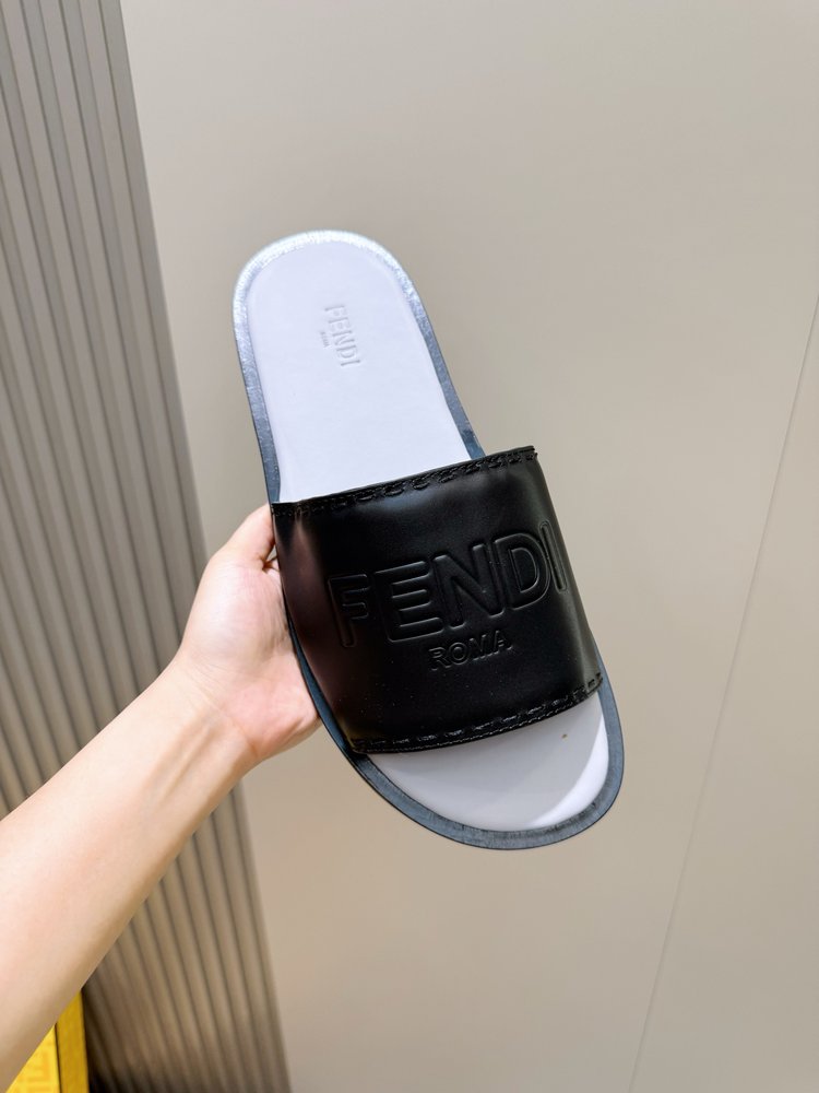 FENDI 비치 진피 샌들 남성 001-281237