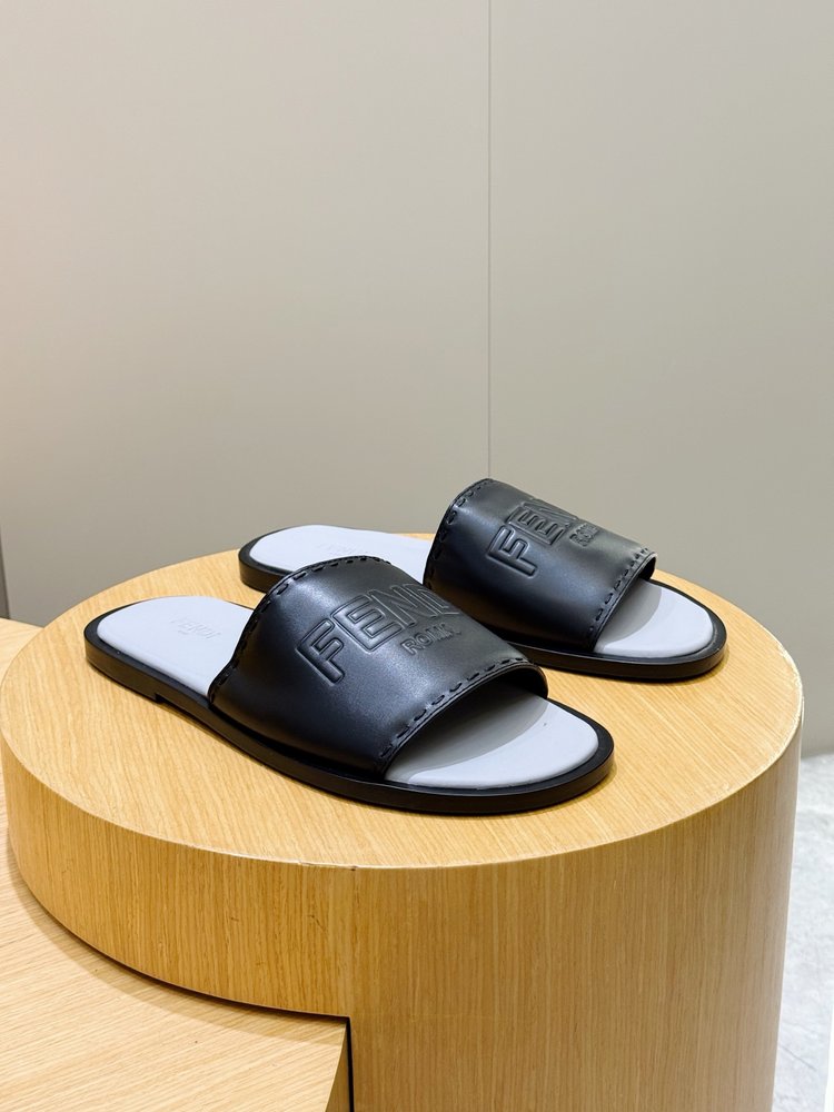 FENDI 비치 진피 샌들 남성 001-281237