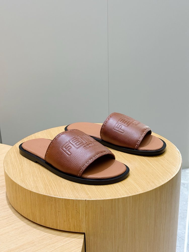 FENDI 펜디 비치 가죽 바닥 샌들 남성용 001-281240