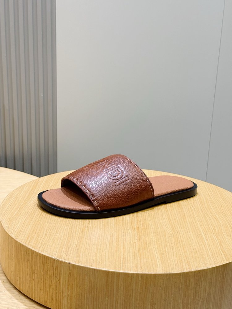 FENDI 펜디 비치 가죽 바닥 샌들 남성용 001-281240
