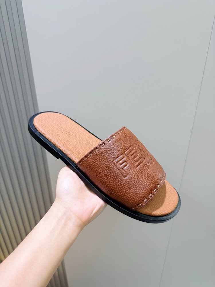 FENDI 펜디 비치 가죽 바닥 샌들 남성용 001-281240