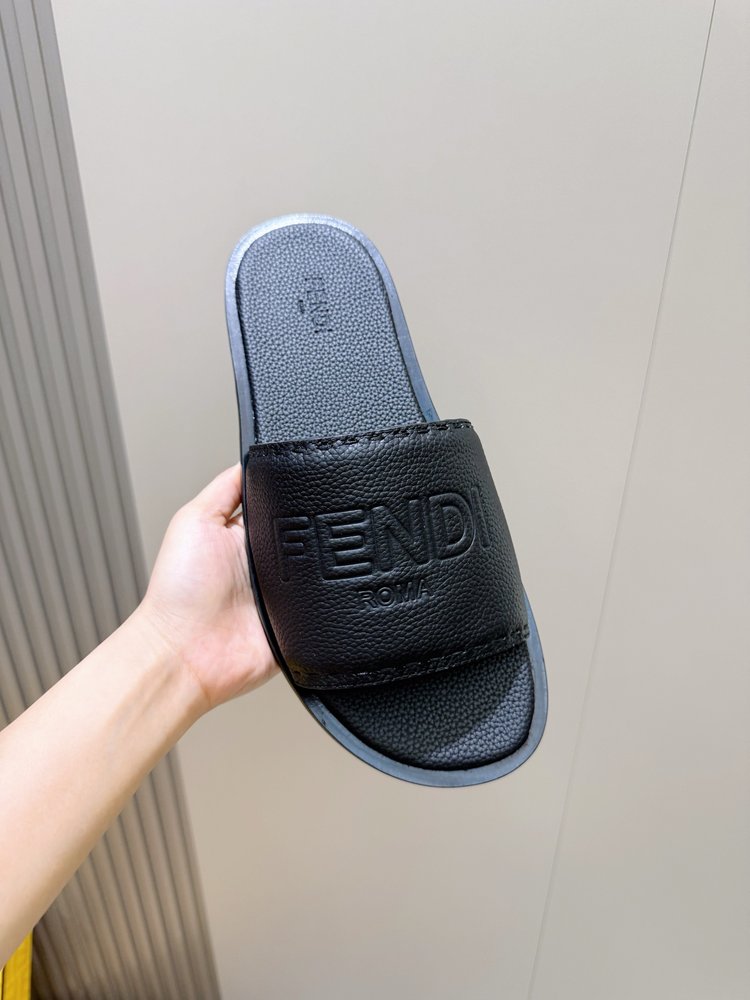 FENDI 비치 진피 밑창 슬리퍼 남성 001-281242