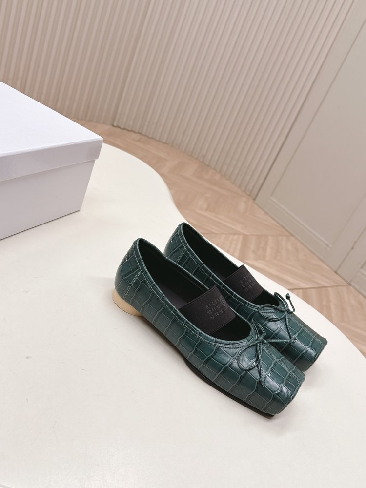 마르지엘라 발레리나 돼지코 슈즈 001-281361