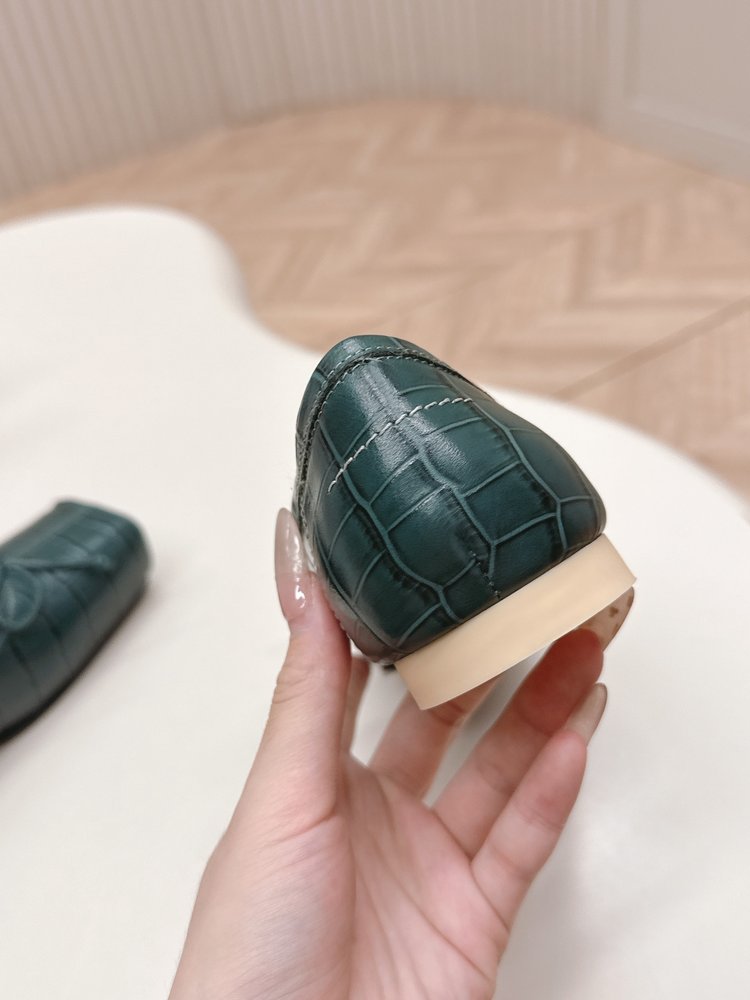 마르지엘라 발레리나 돼지코 슈즈 001-281361