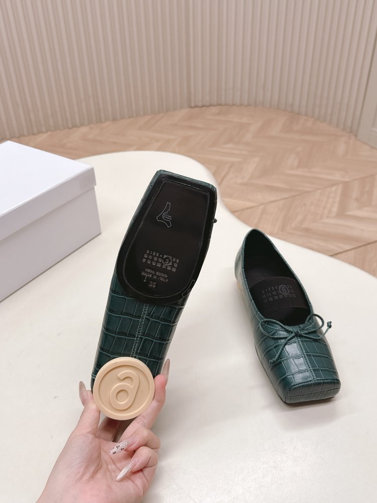 마르지엘라 발레리나 돼지코 슈즈 001-281361
