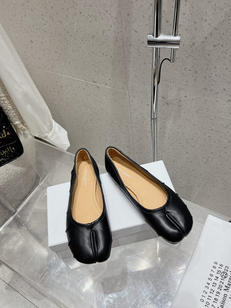 마르지엘라 MM6 주름 발레리나 슈즈 001-281364