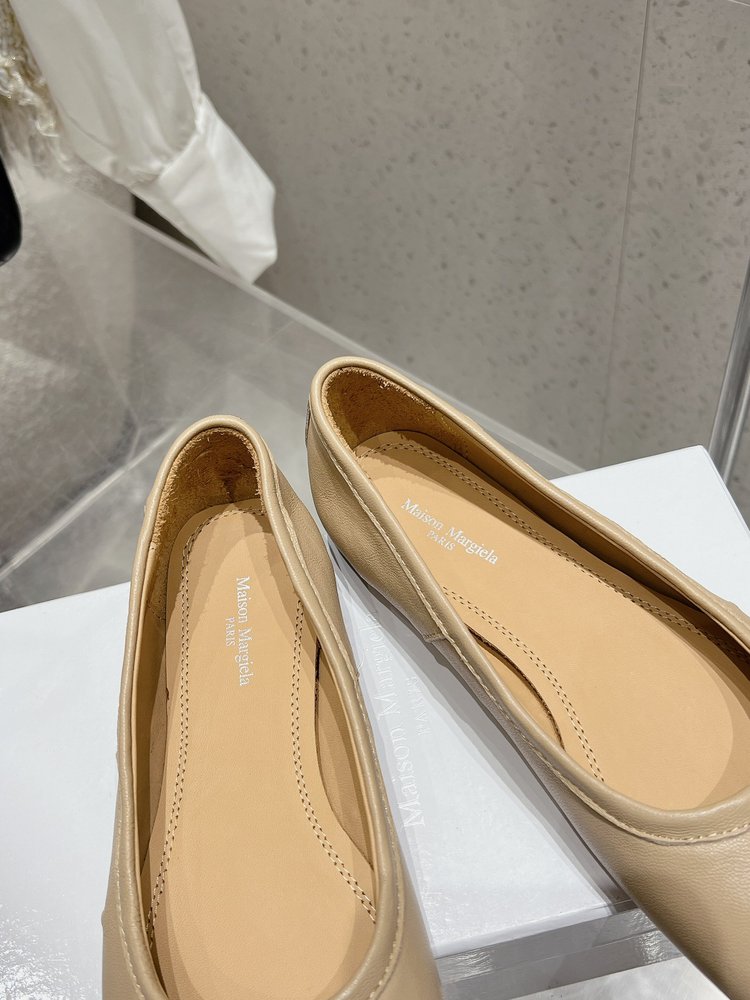 메종 마르지엘라 MM6 주름 발레리나 플랫슈즈 001-281366
