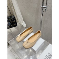 메종 마르지엘라 MM6 주름 발레리나 플랫슈즈 001-281366