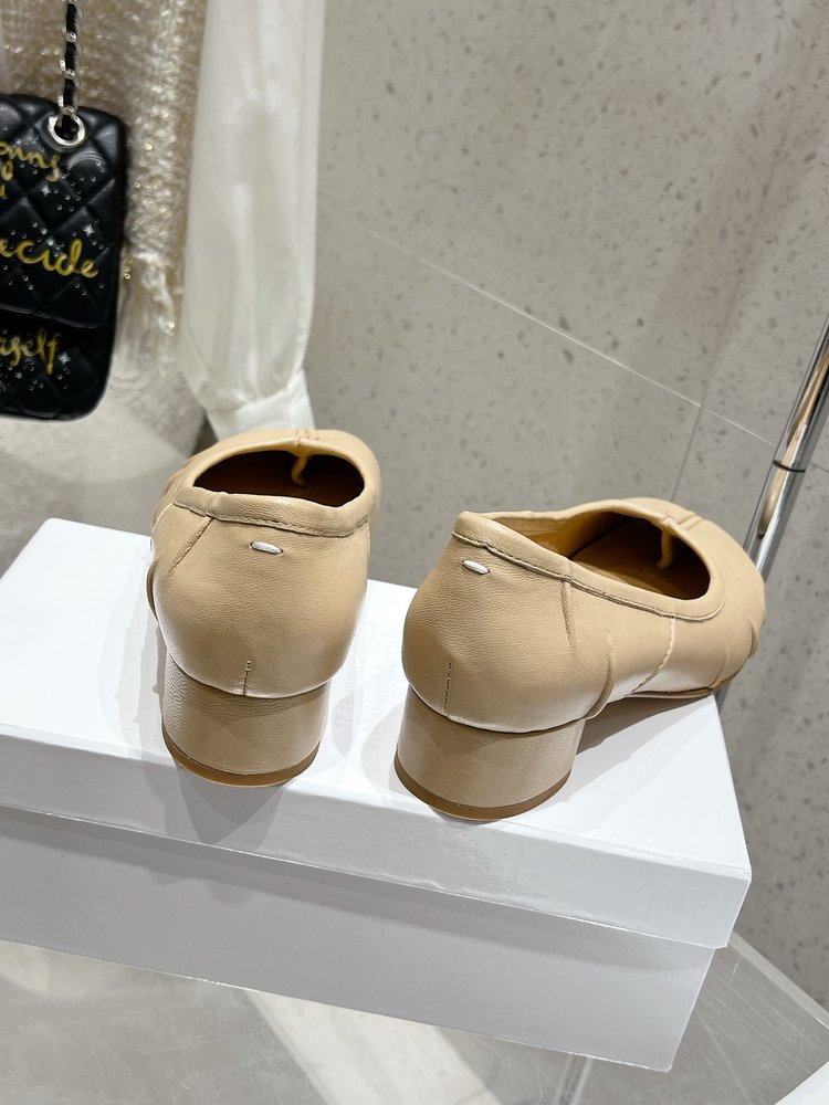 메종 마르지엘라 MM6 주름 발레리나 슈즈 001-281368