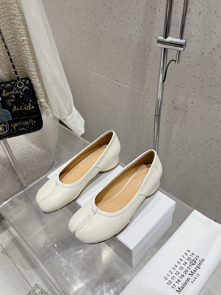 메종 마르지엘라 MM6 주름 발레리나 슈즈 001-281369