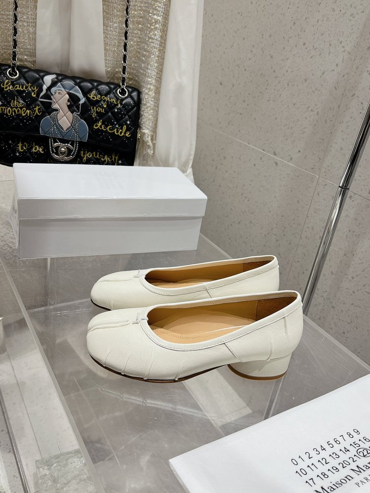 메종 마르지엘라 MM6 주름 발레리나 슈즈 001-281369