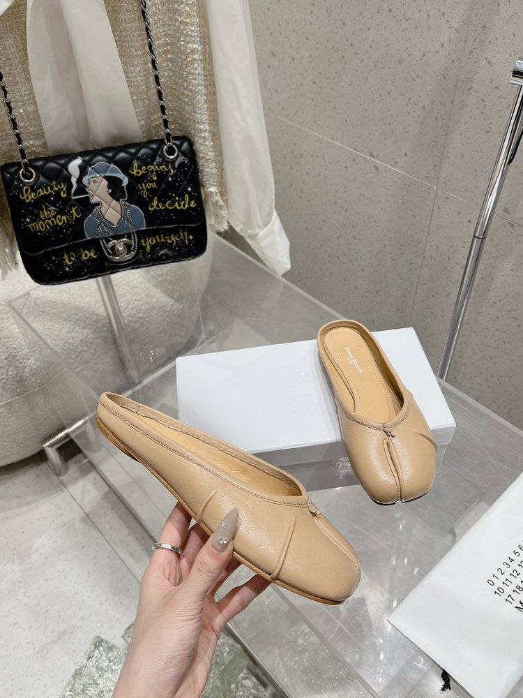 메종 마르지엘라 MM6 주름 발레리나 슈즈 001-281372