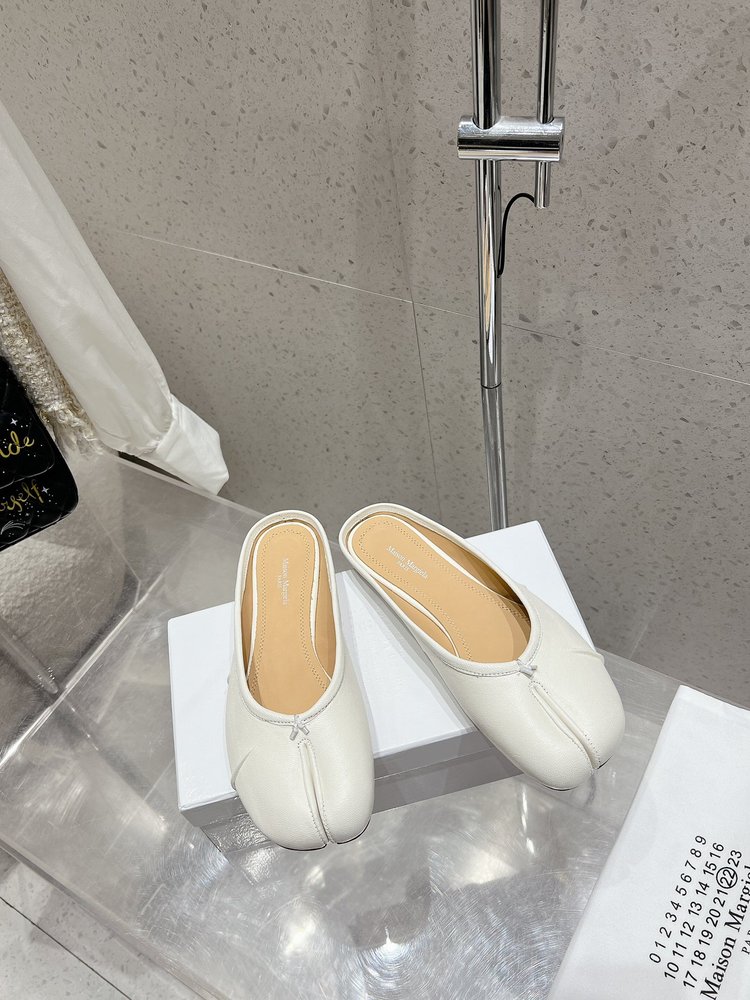 MM6 주름 분지 발레리나 슈즈 001-281374