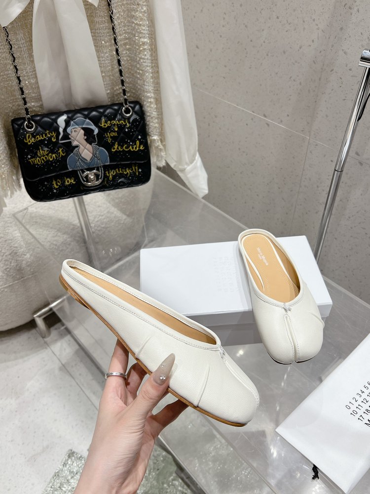 MM6 주름 분지 발레리나 슈즈 001-281374