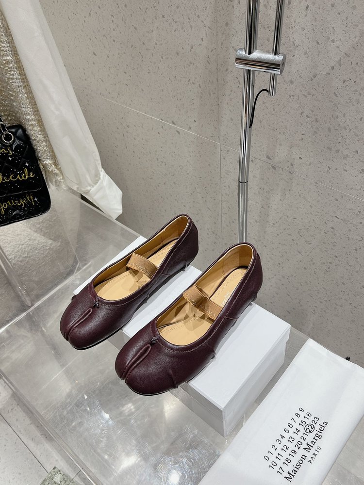 메종 마르지엘라 MM6 주름 발레리나 슈즈 001-281375