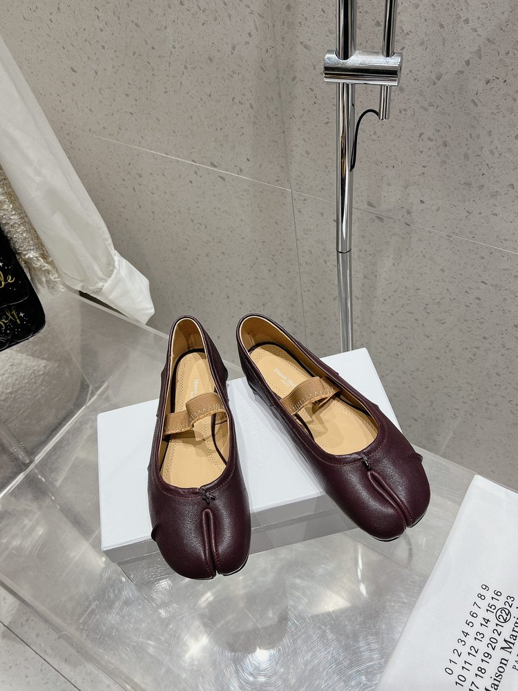 메종 마르지엘라 MM6 주름 발레리나 슈즈 001-281375