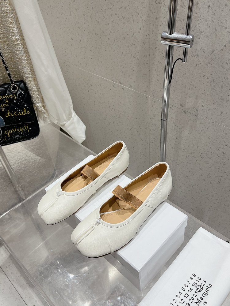 마르지엘라 MM6 주름 발레리나 슈즈 001-281378