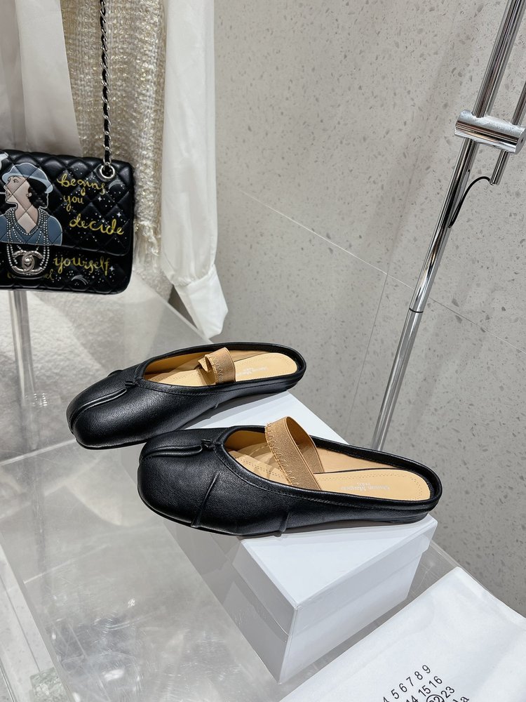 메종 마르지엘라 MM6 주름 발가락 분리 발레리나 슈즈 001-281379
