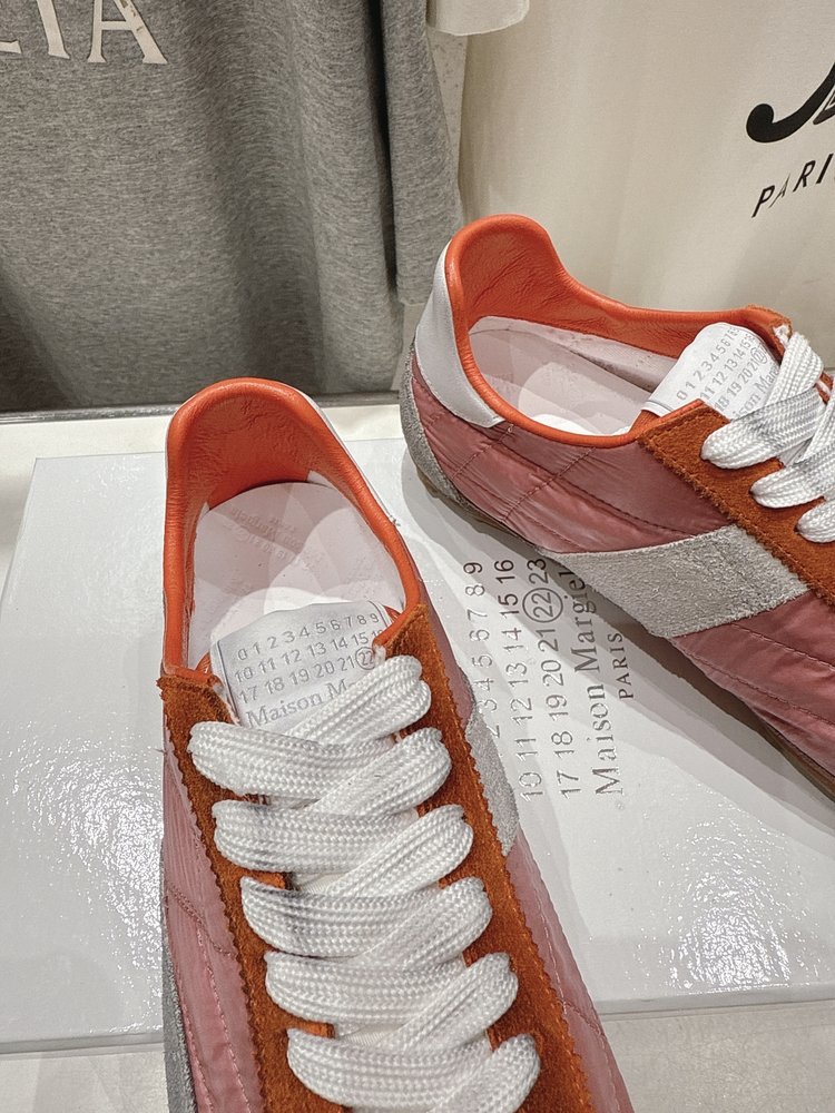 마르지엘라 레이스업 독일군 스니커즈 001-281395