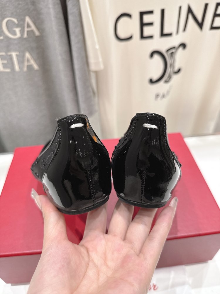 MM6 메종 마르지엘라 x CL 레드솔 스플릿 토우 메 001-281400