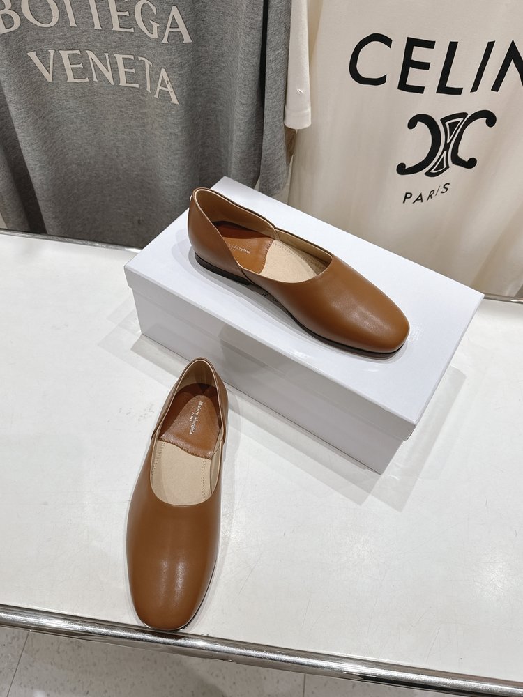 MM6 메종 마르지라 플랫 발레리나 슈즈 001-281406