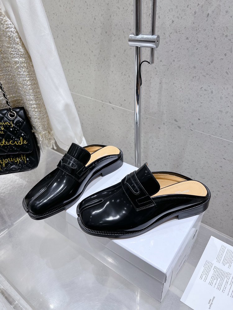 메종 마르지엘라 MM6 클래식 토 스플릿 뮬 001-281409